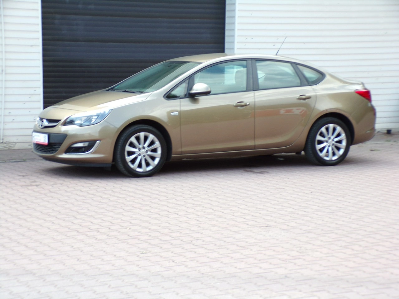 Opel Astra - Zdjęcie 8
