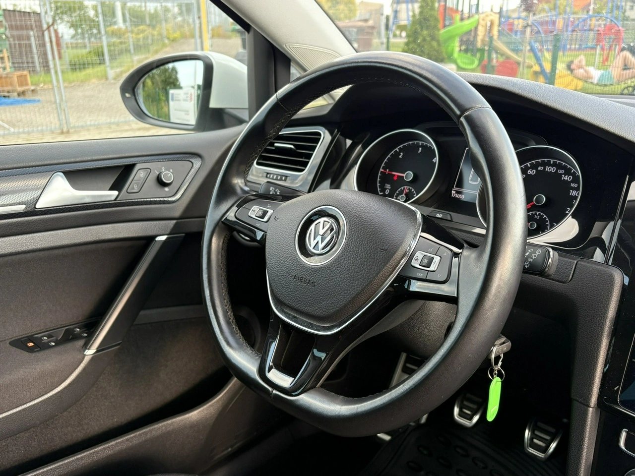 Volkswagen Golf Variant - Zdjęcie 12