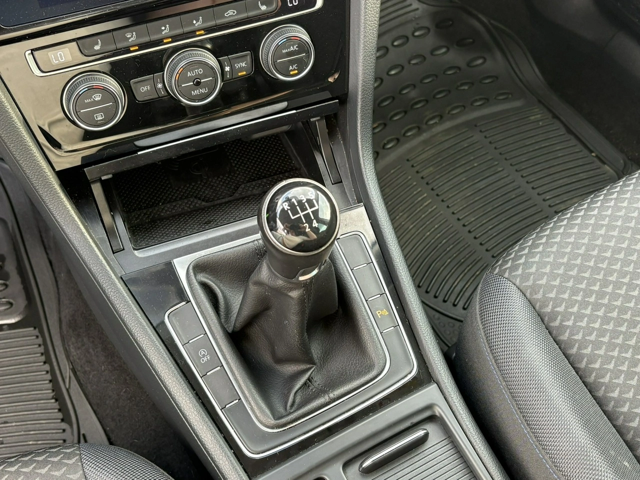 Volkswagen Golf Variant - Zdjęcie 22