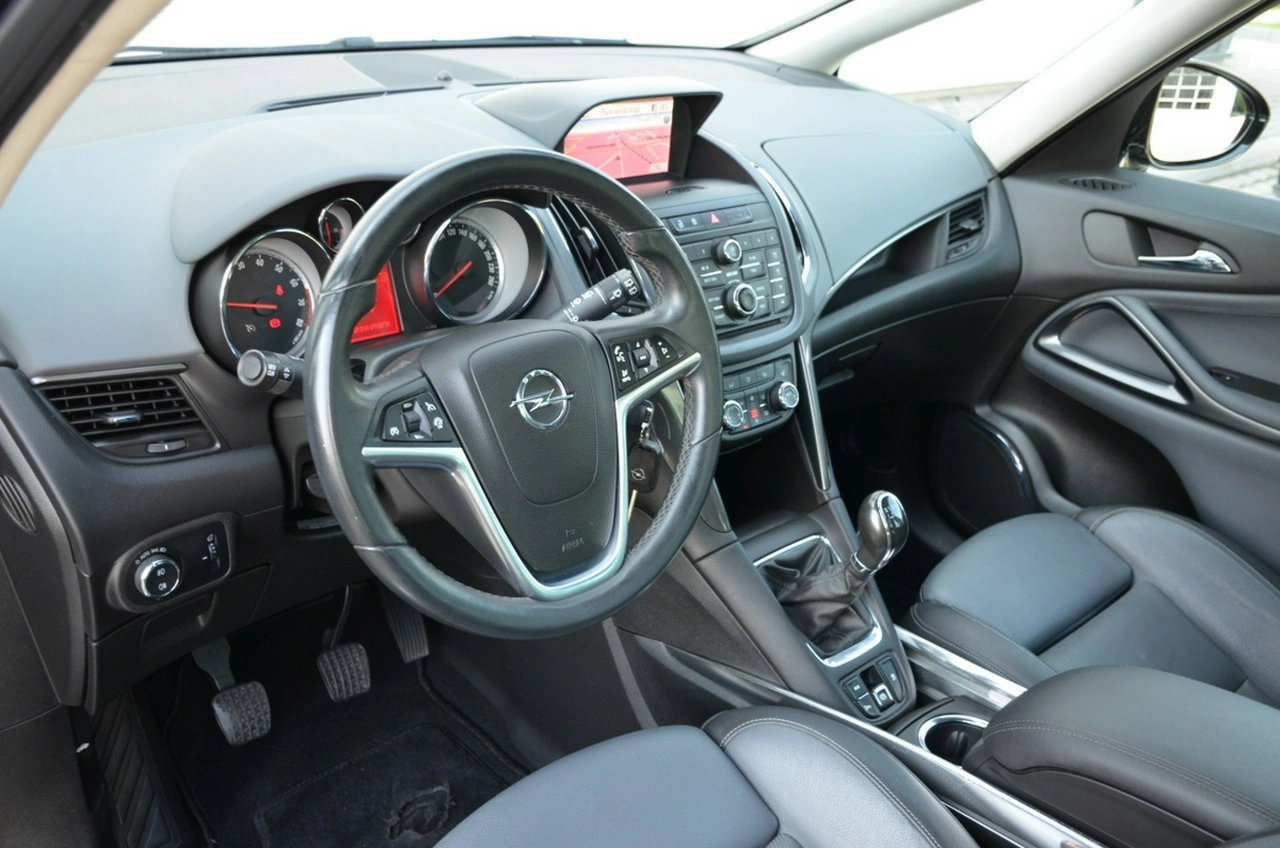 Opel Zafira - Zdjęcie 20