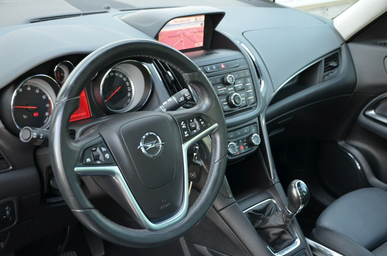 Opel Zafira - Zdjęcie 21