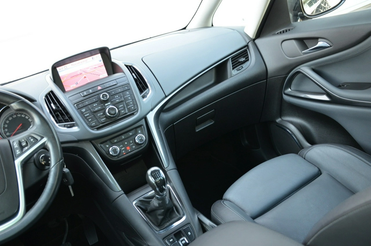 Opel Zafira - Zdjęcie 28
