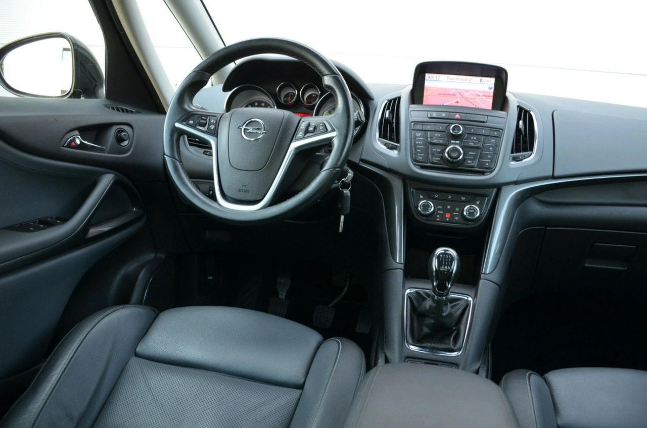 Opel Zafira - Zdjęcie 29