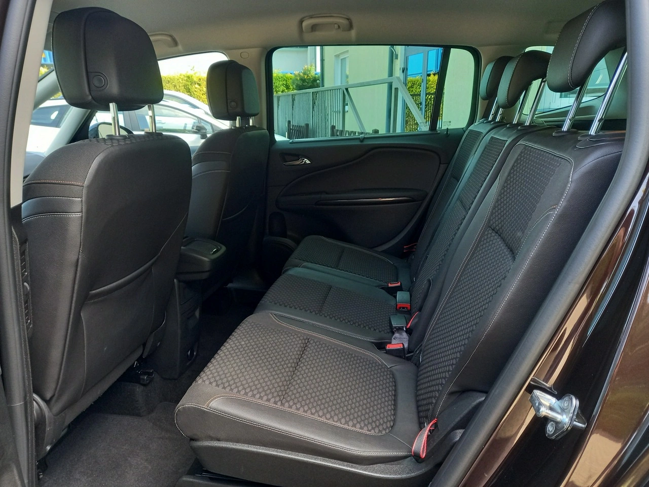 Opel Zafira - Zdjęcie 24
