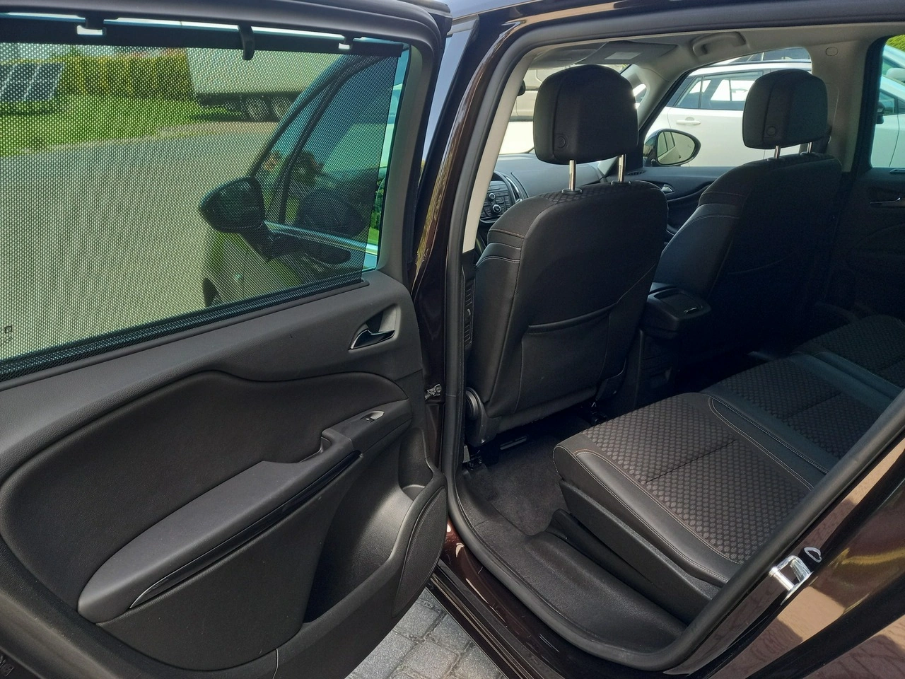 Opel Zafira - Zdjęcie 25
