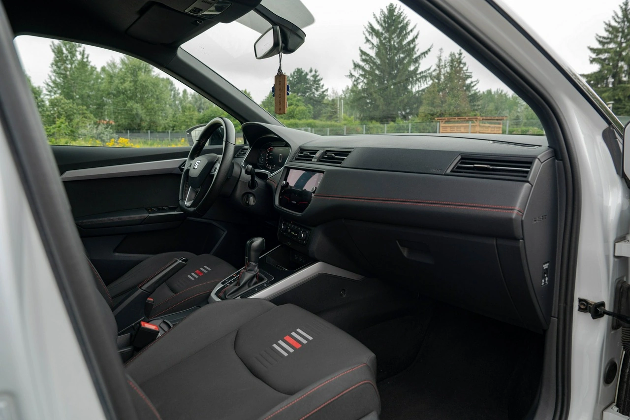 Seat Arona - Zdjęcie 20