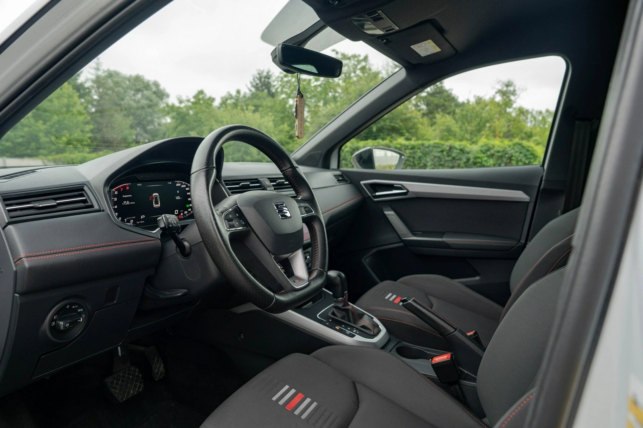 Seat Arona - Zdjęcie 21