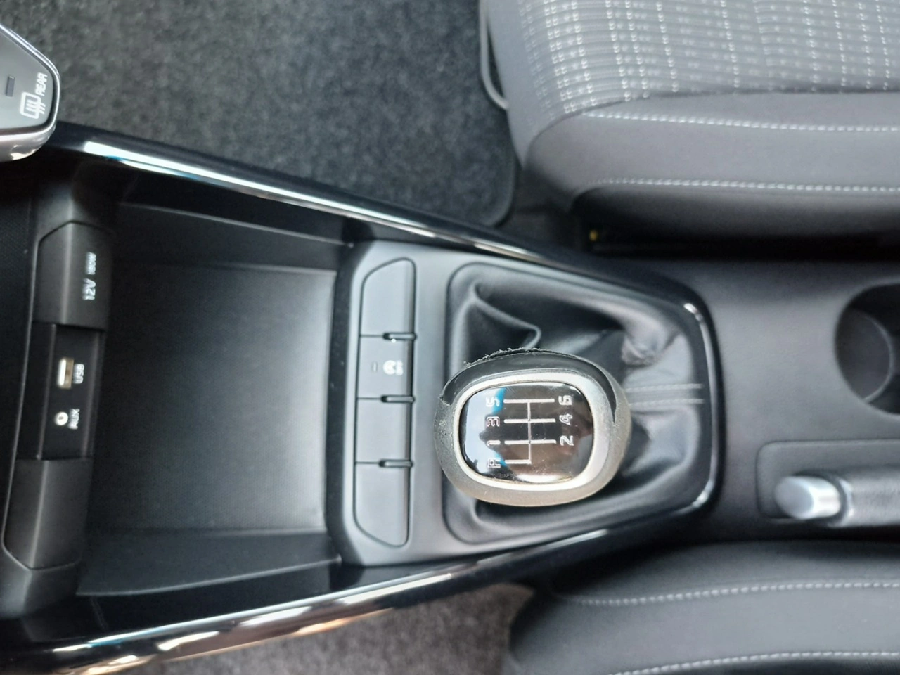 Kia Stonic - Zdjęcie 17