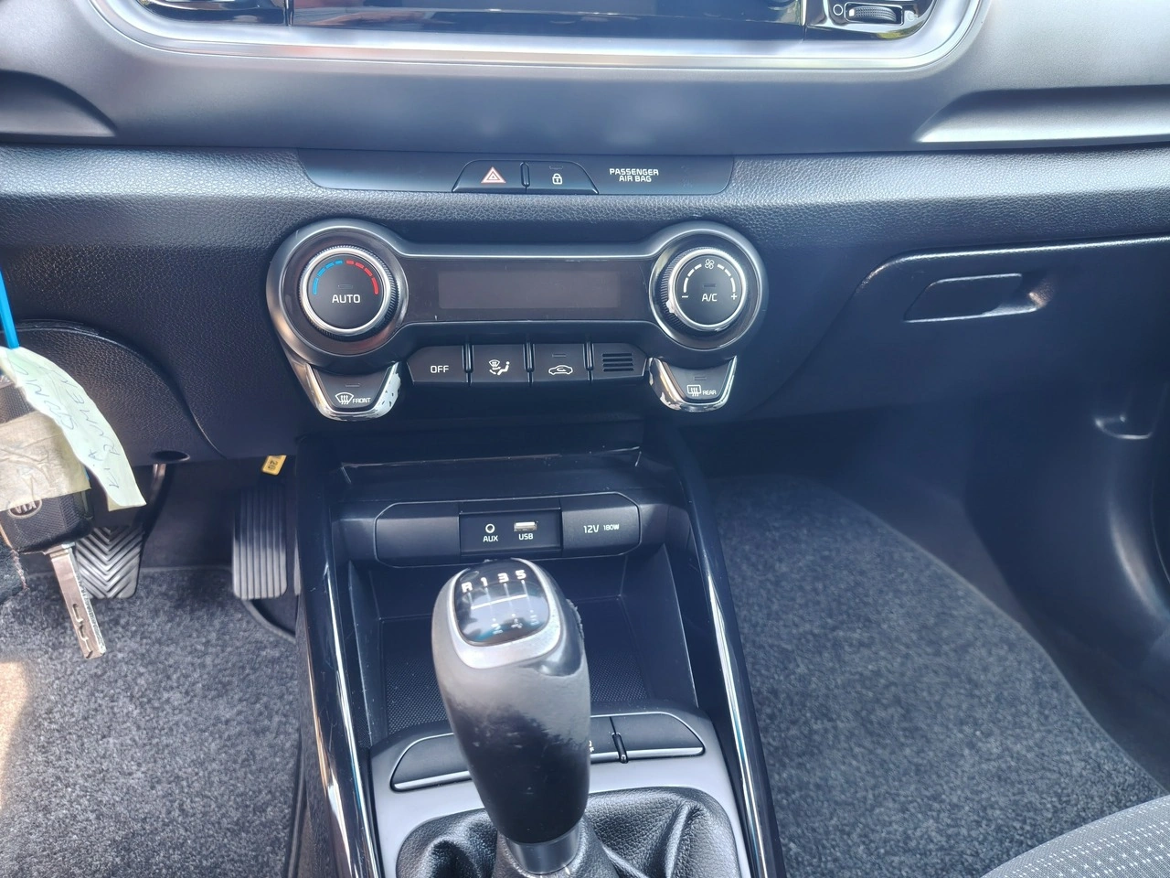 Kia Stonic - Zdjęcie 13