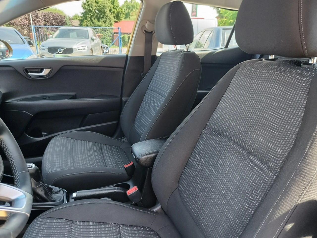 Kia Stonic - Zdjęcie 14