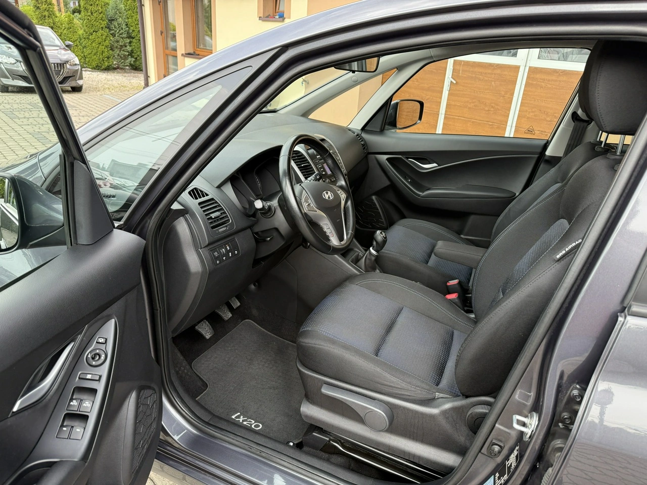 Hyundai ix20 - Zdjęcie 18