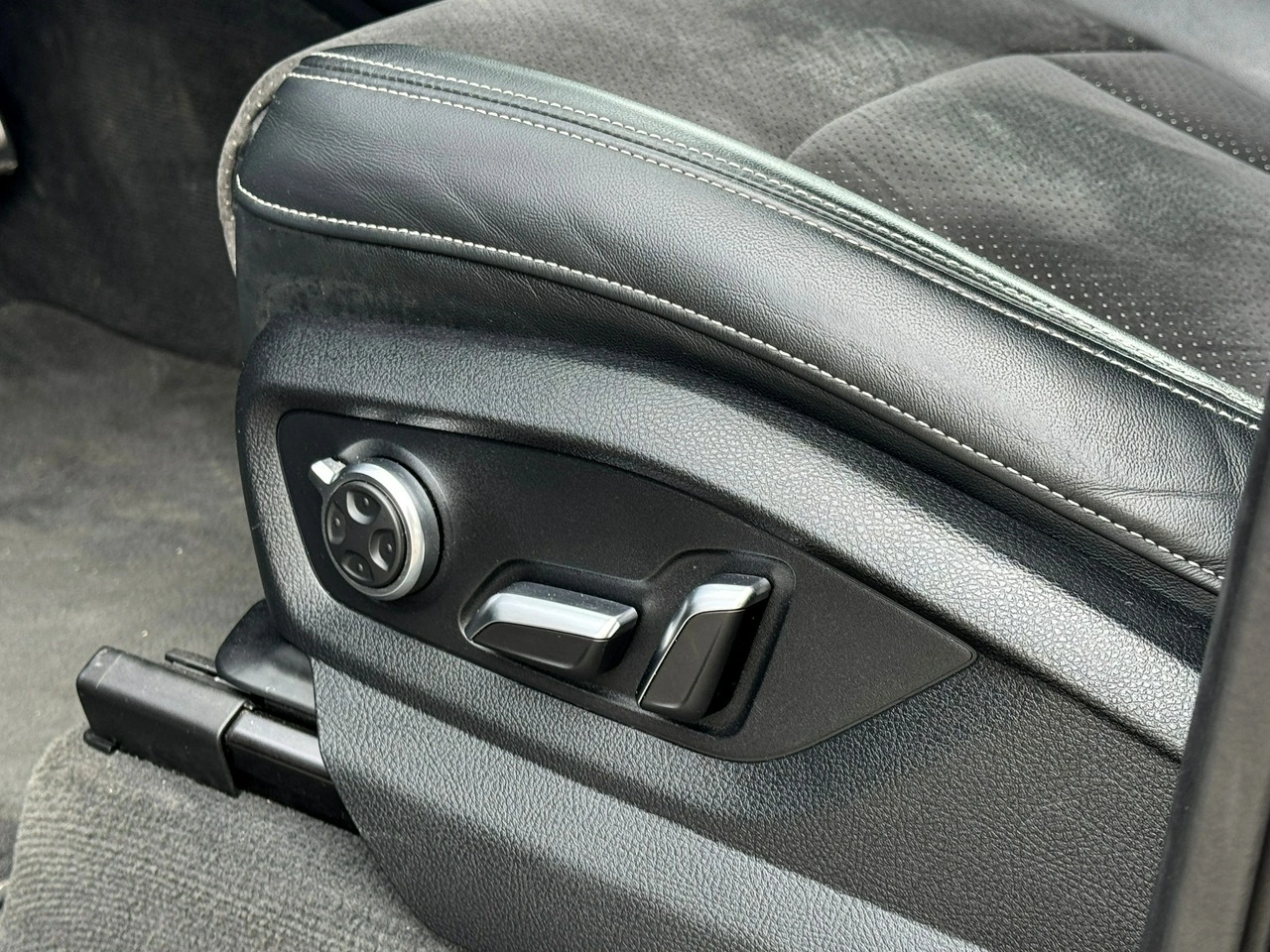 Audi SQ7 - Zdjęcie 25