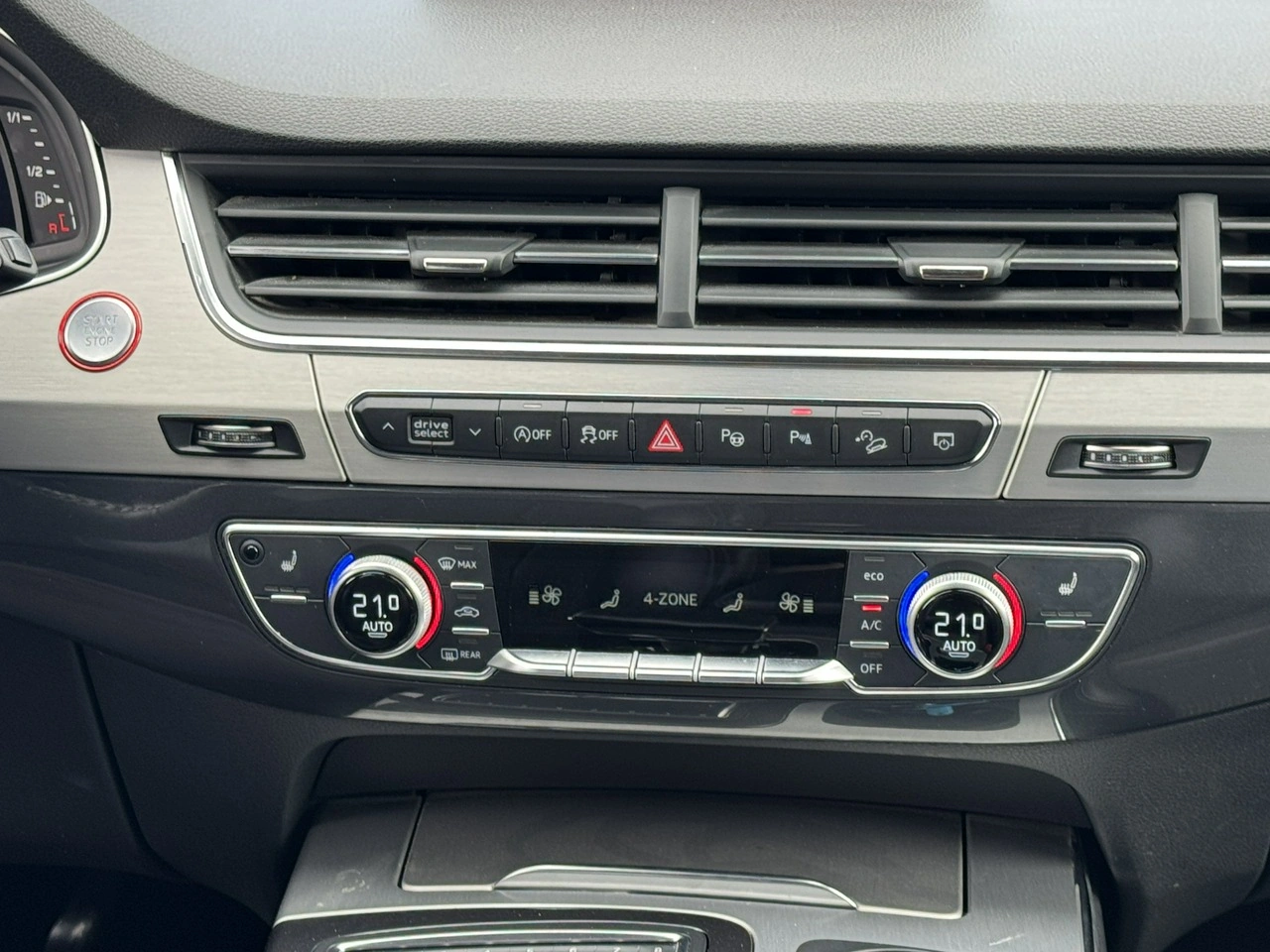 Audi SQ7 - Zdjęcie 40