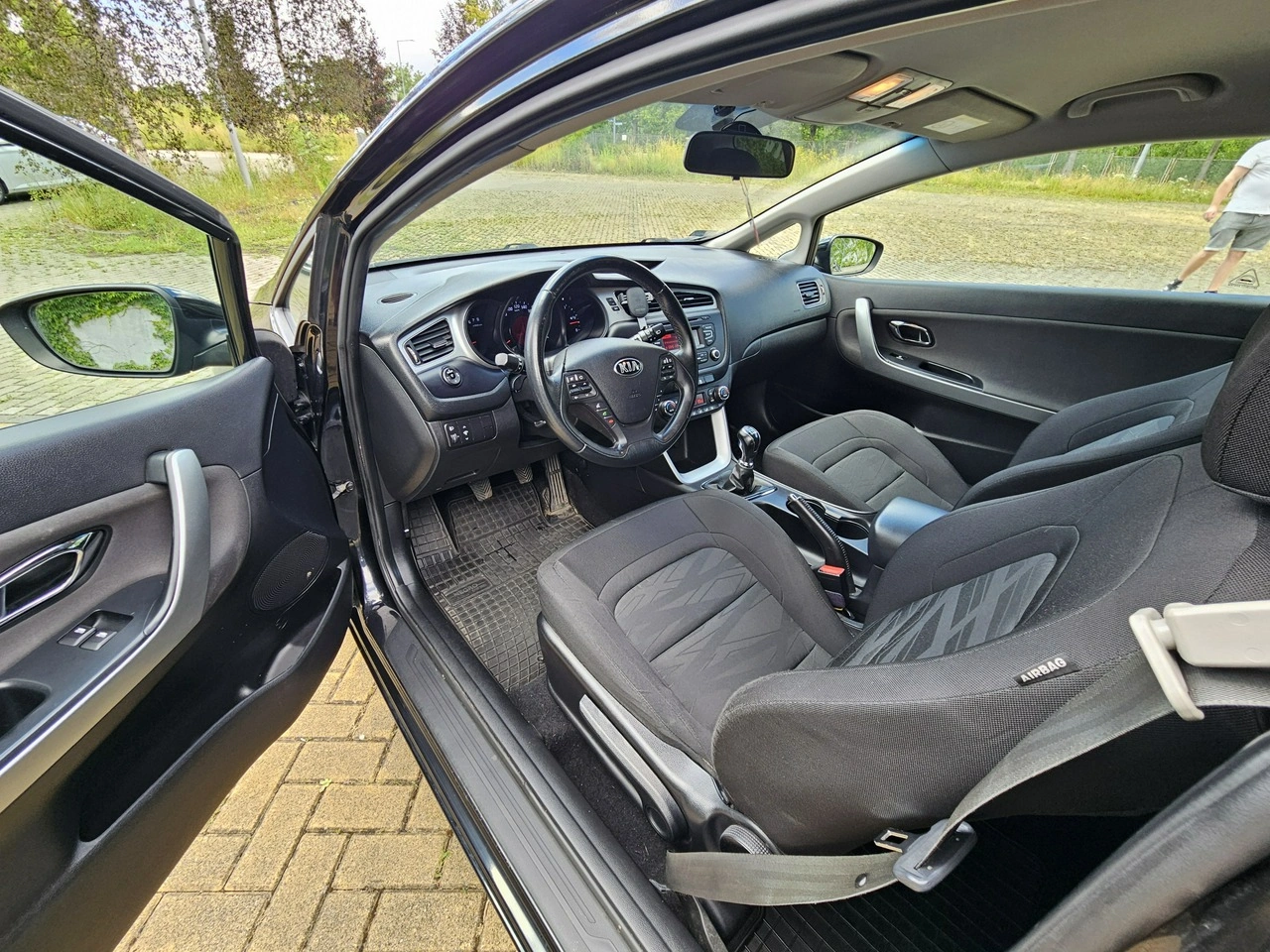 Kia Ceed - Zdjęcie 9