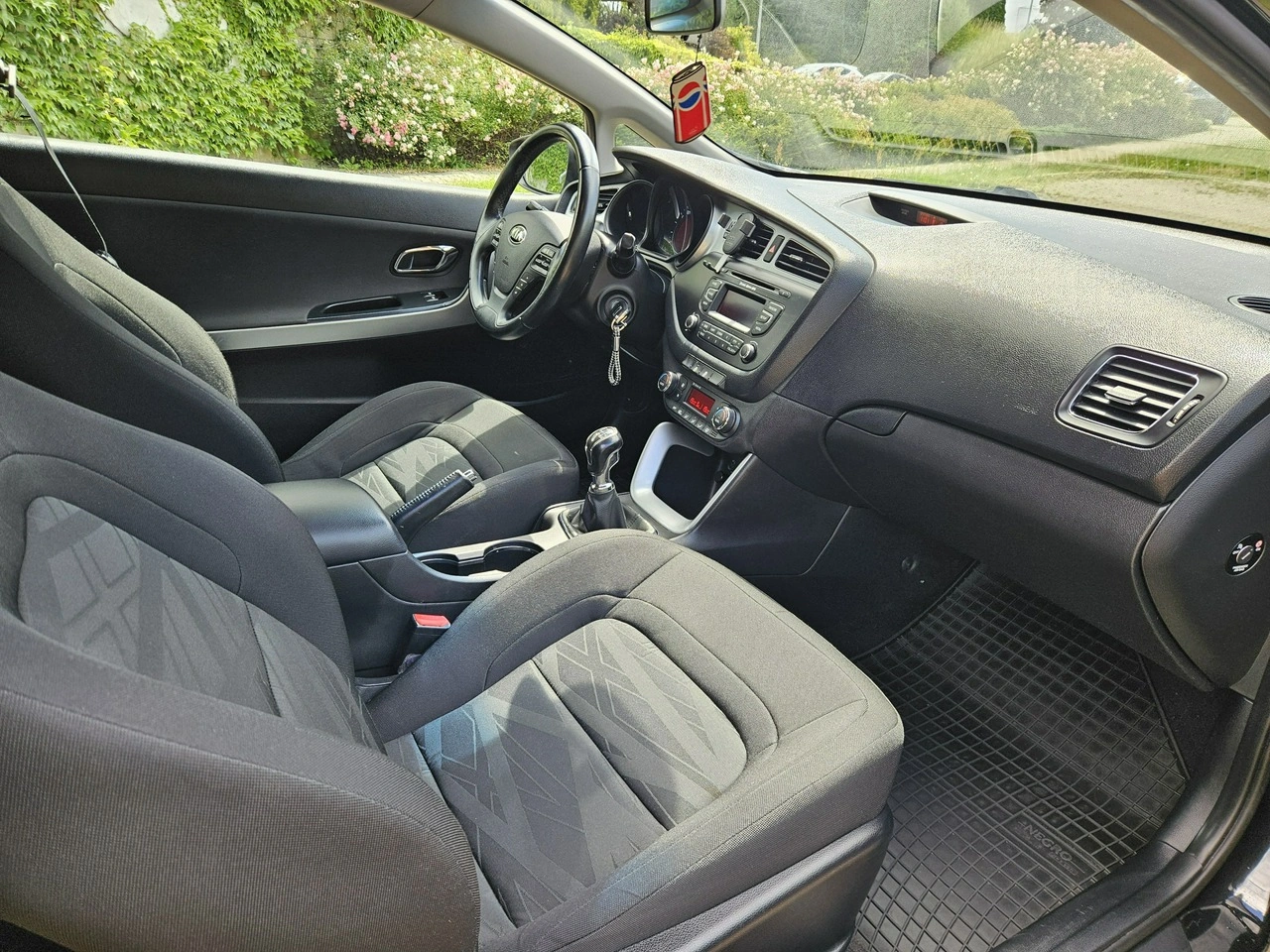 Kia Ceed - Zdjęcie 10