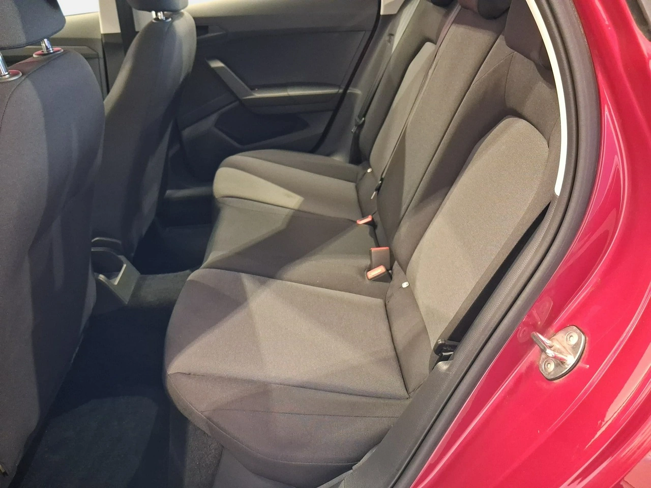 Seat Arona - Zdjęcie 12
