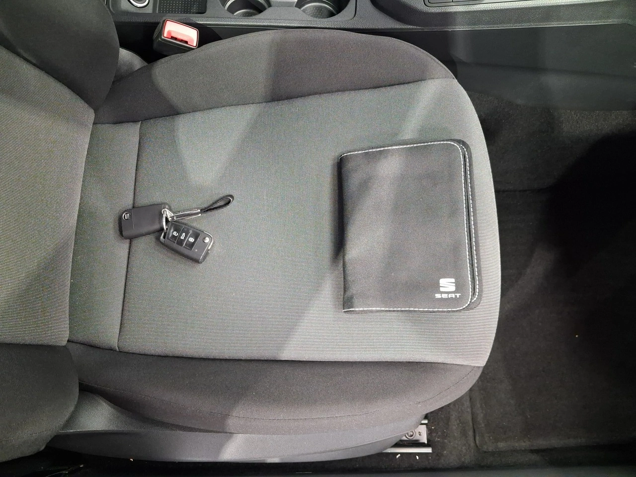 Seat Arona - Zdjęcie 20