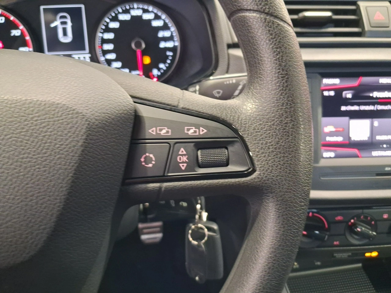 Seat Arona - Zdjęcie 8