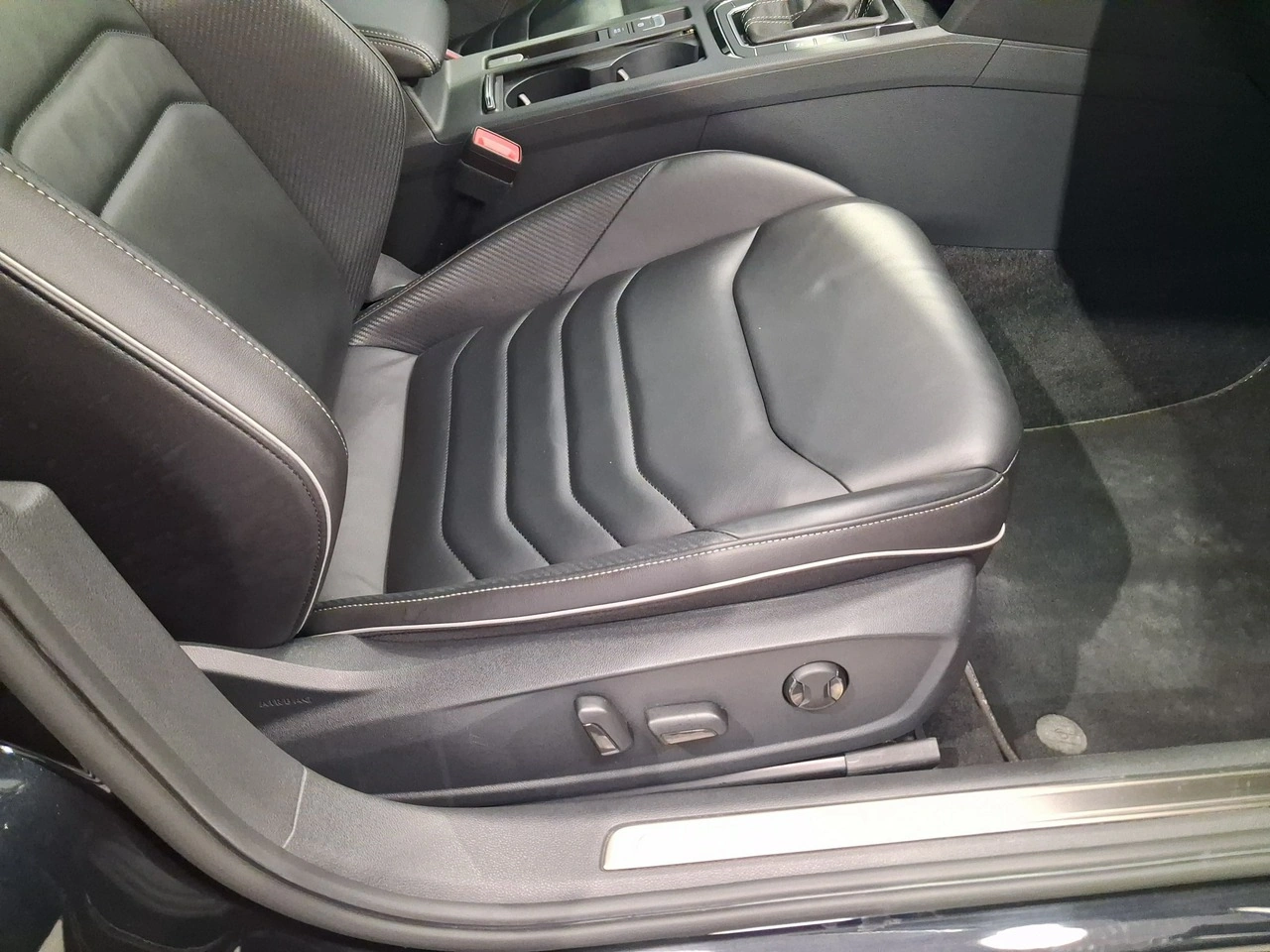 Volkswagen Arteon - Zdjęcie 20