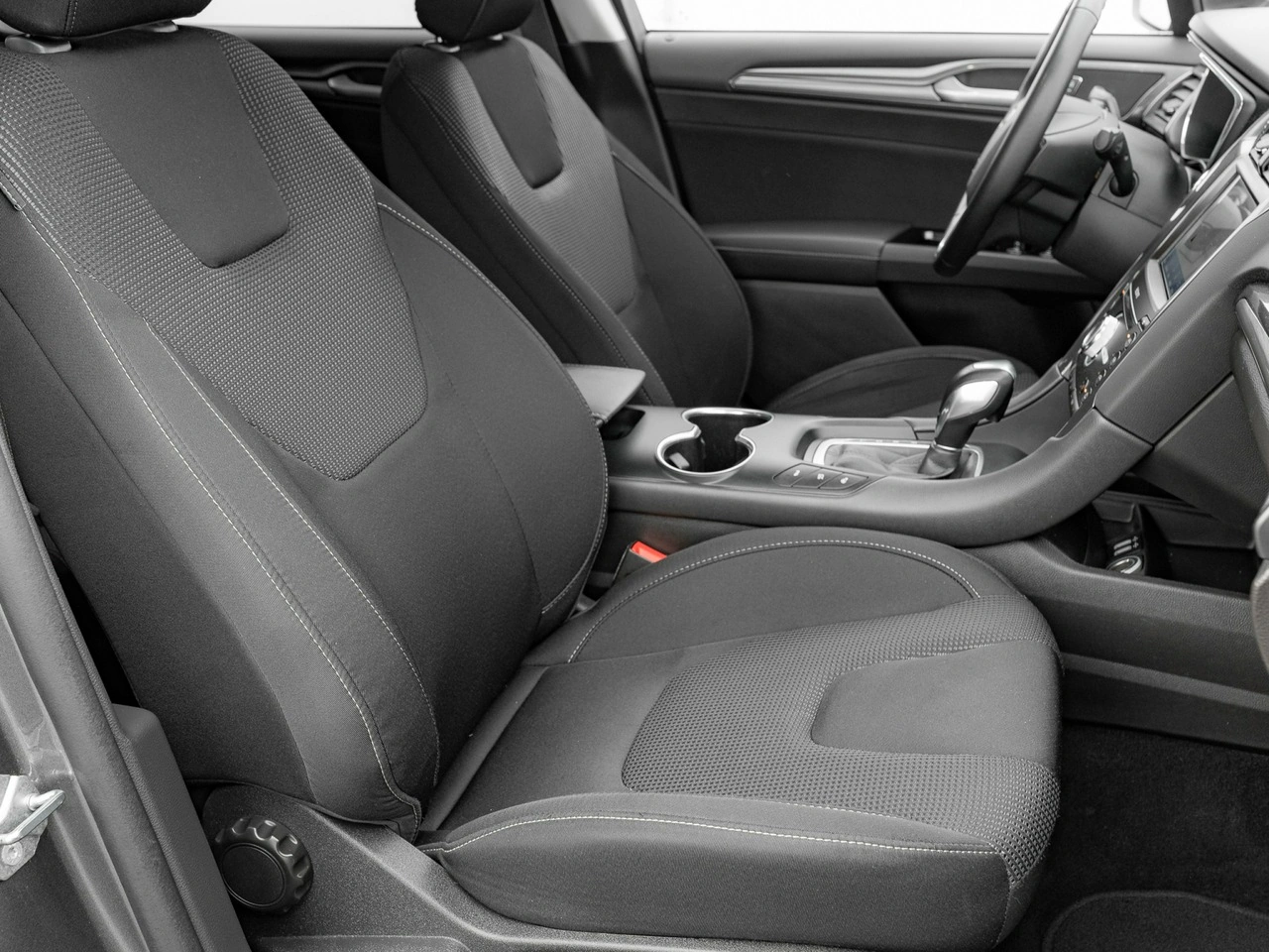 Ford Mondeo - Zdjęcie 30