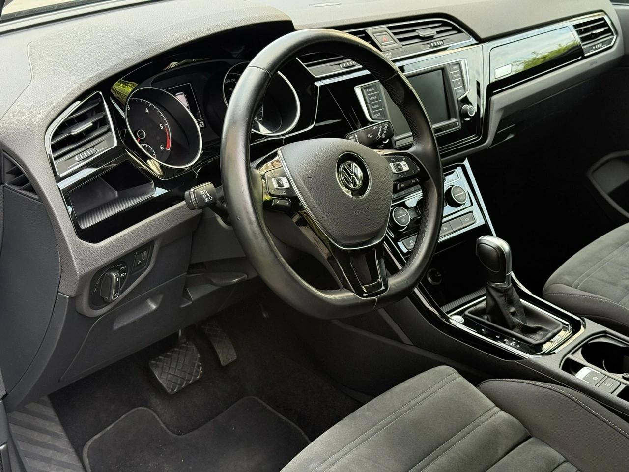 Volkswagen Touran - Zdjęcie 15