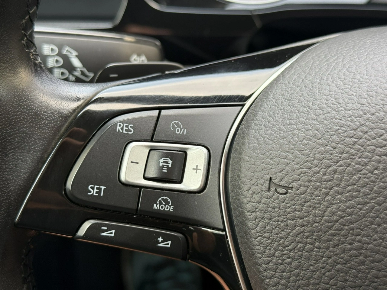 Volkswagen Touran - Zdjęcie 24