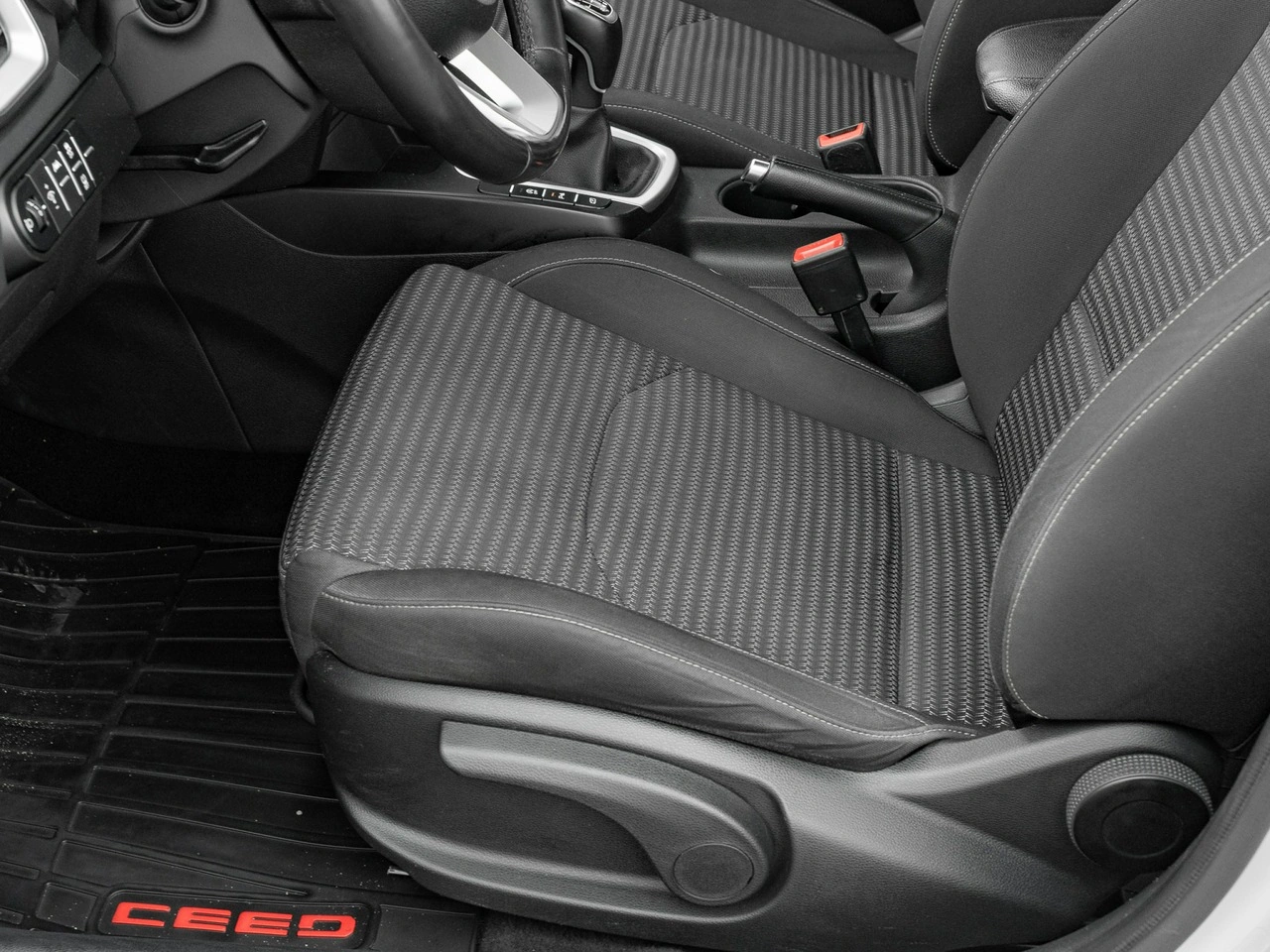 Kia Ceed - Zdjęcie 12