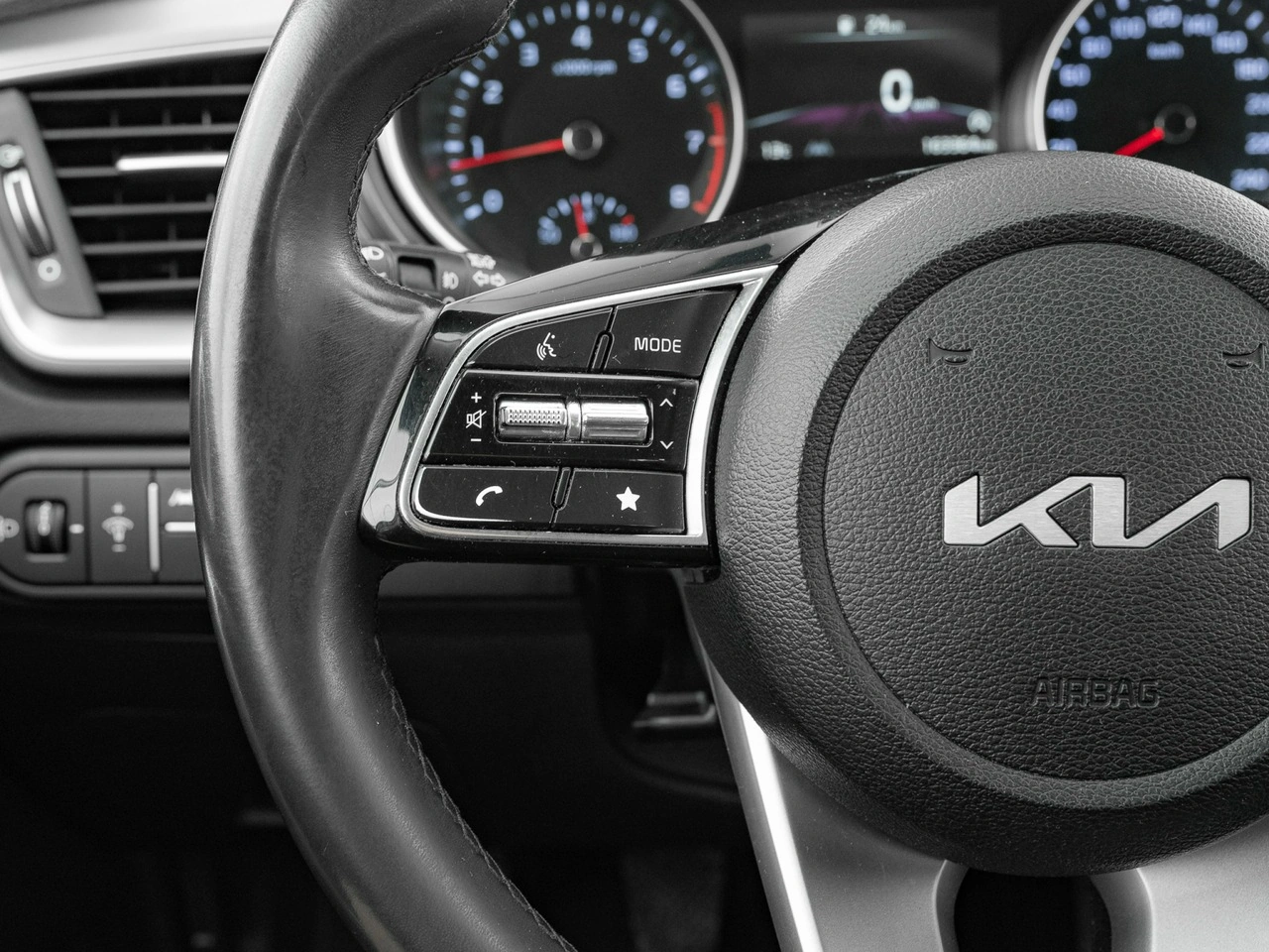 Kia Ceed - Zdjęcie 15