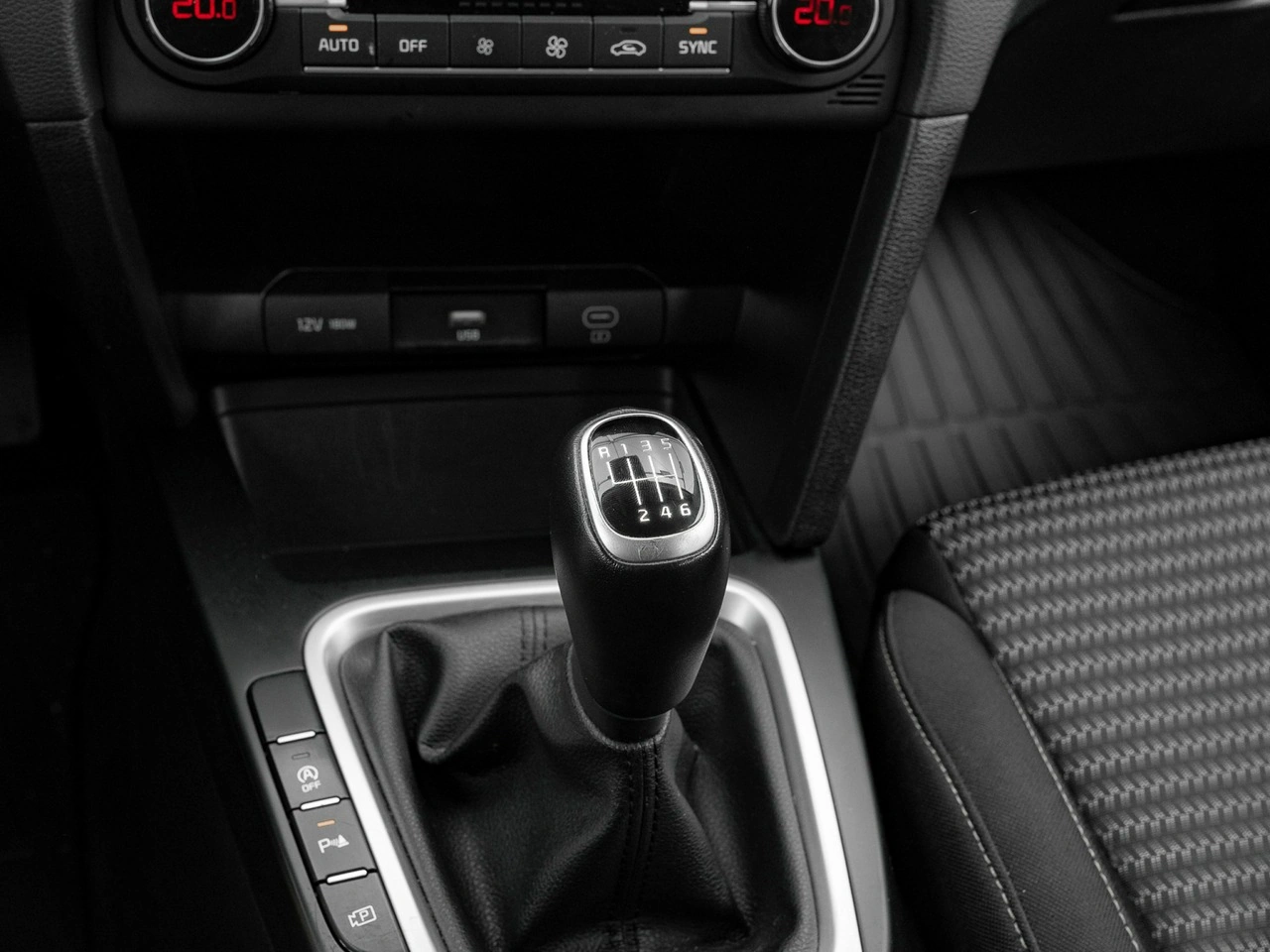 Kia Ceed - Zdjęcie 17
