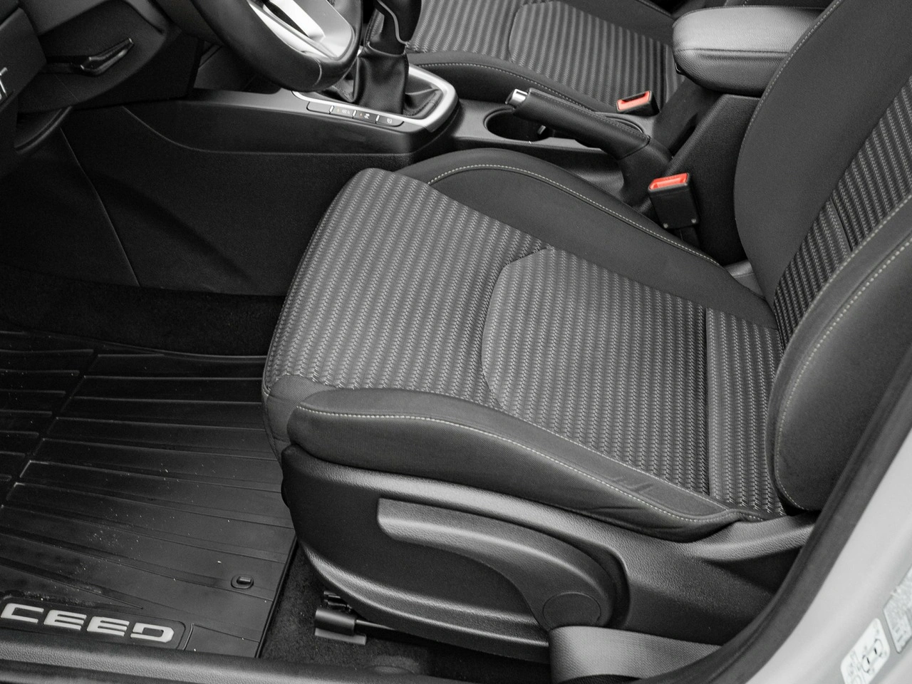 Kia Ceed - Zdjęcie 11