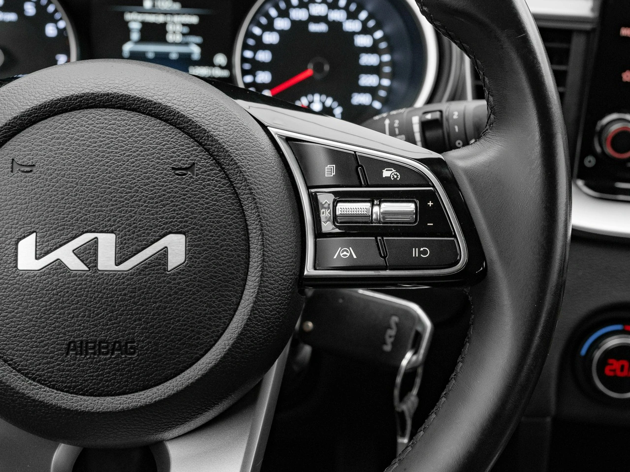 Kia Ceed - Zdjęcie 15