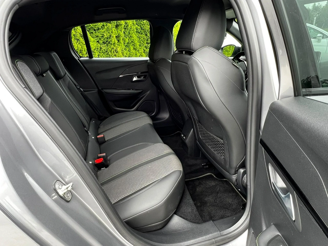 Peugeot 208 - Zdjęcie 15