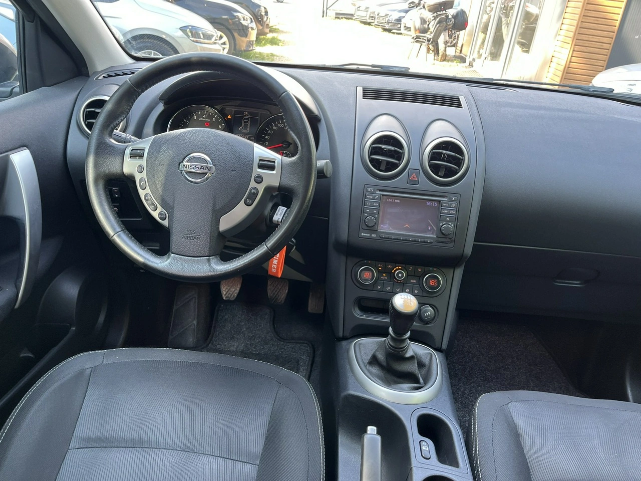 Nissan Qashqai - Zdjęcie 10