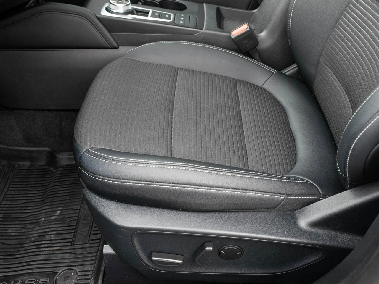 Ford Kuga - Zdjęcie 9