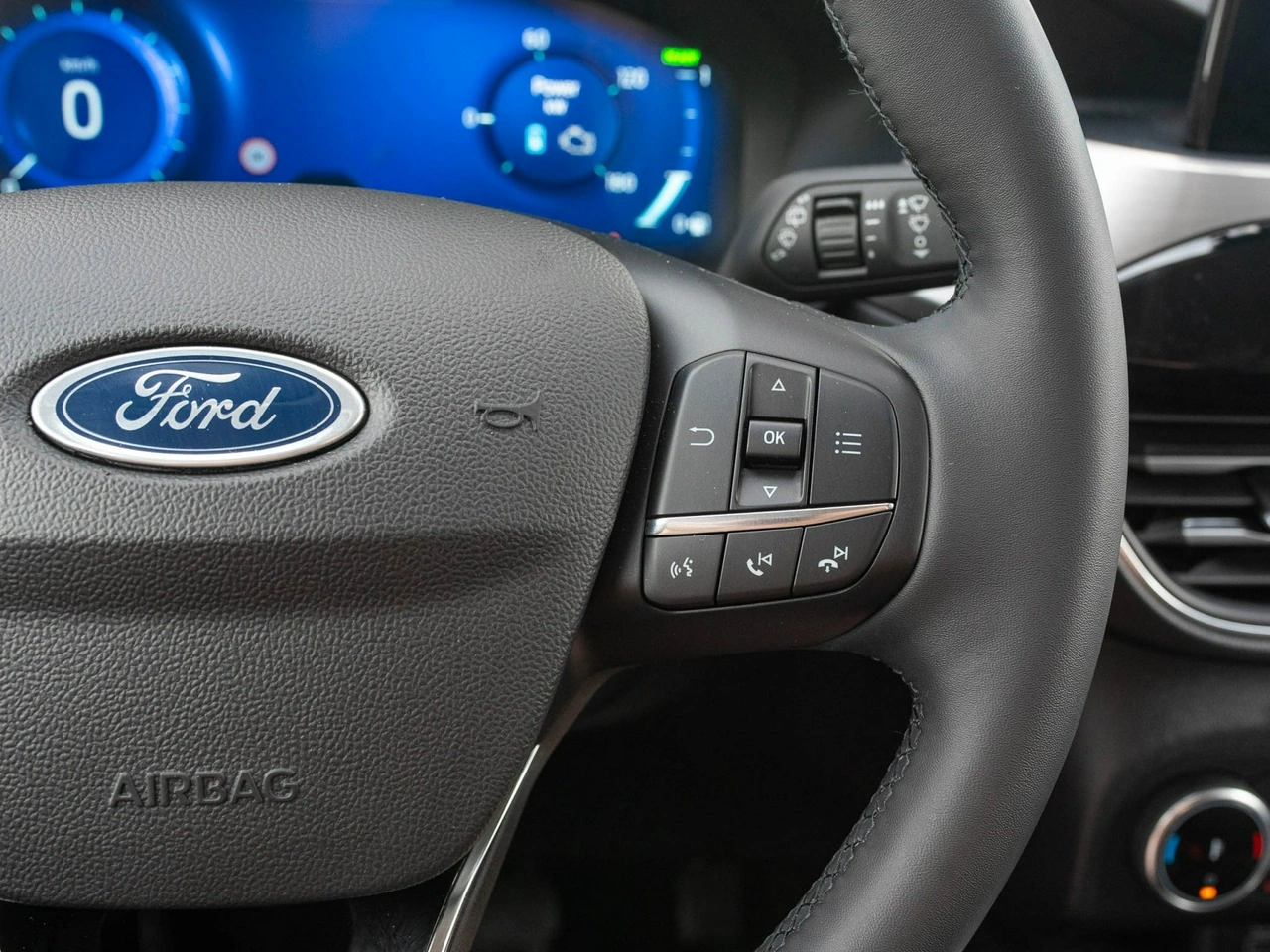 Ford Kuga - Zdjęcie 13