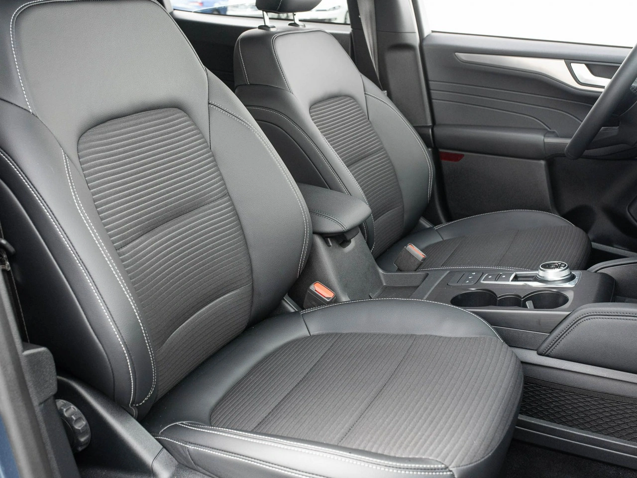 Ford Kuga - Zdjęcie 29