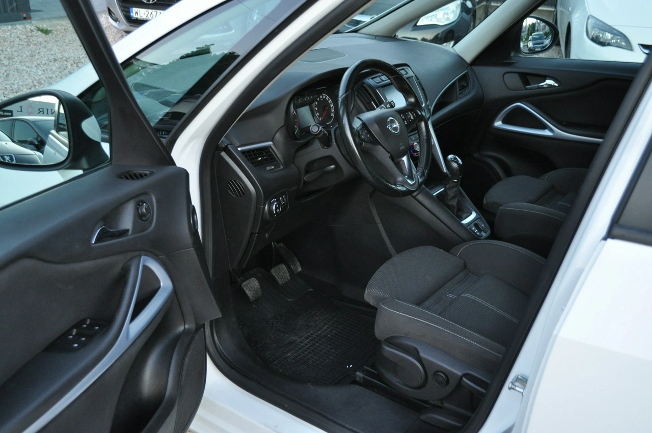 Opel Zafira - Zdjęcie 15