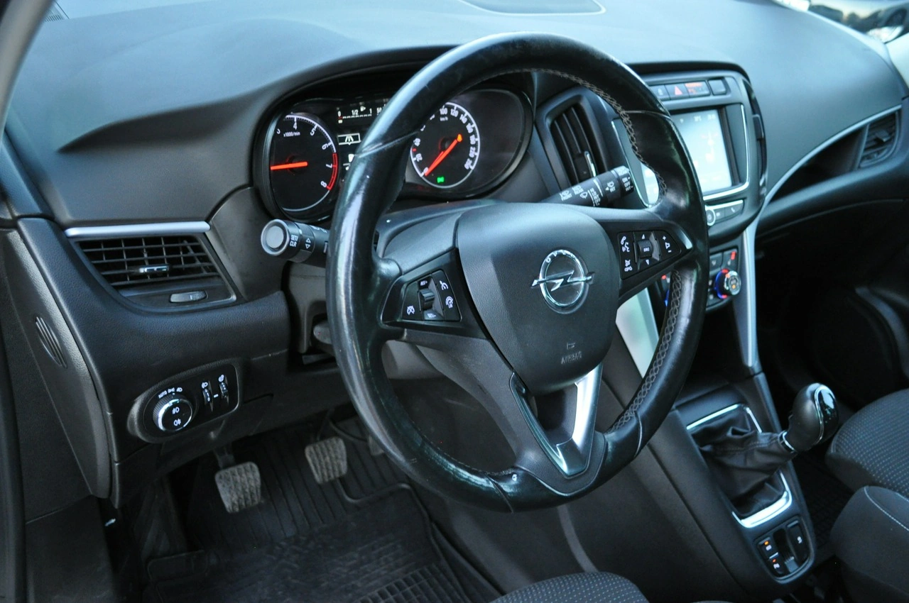 Opel Zafira - Zdjęcie 16