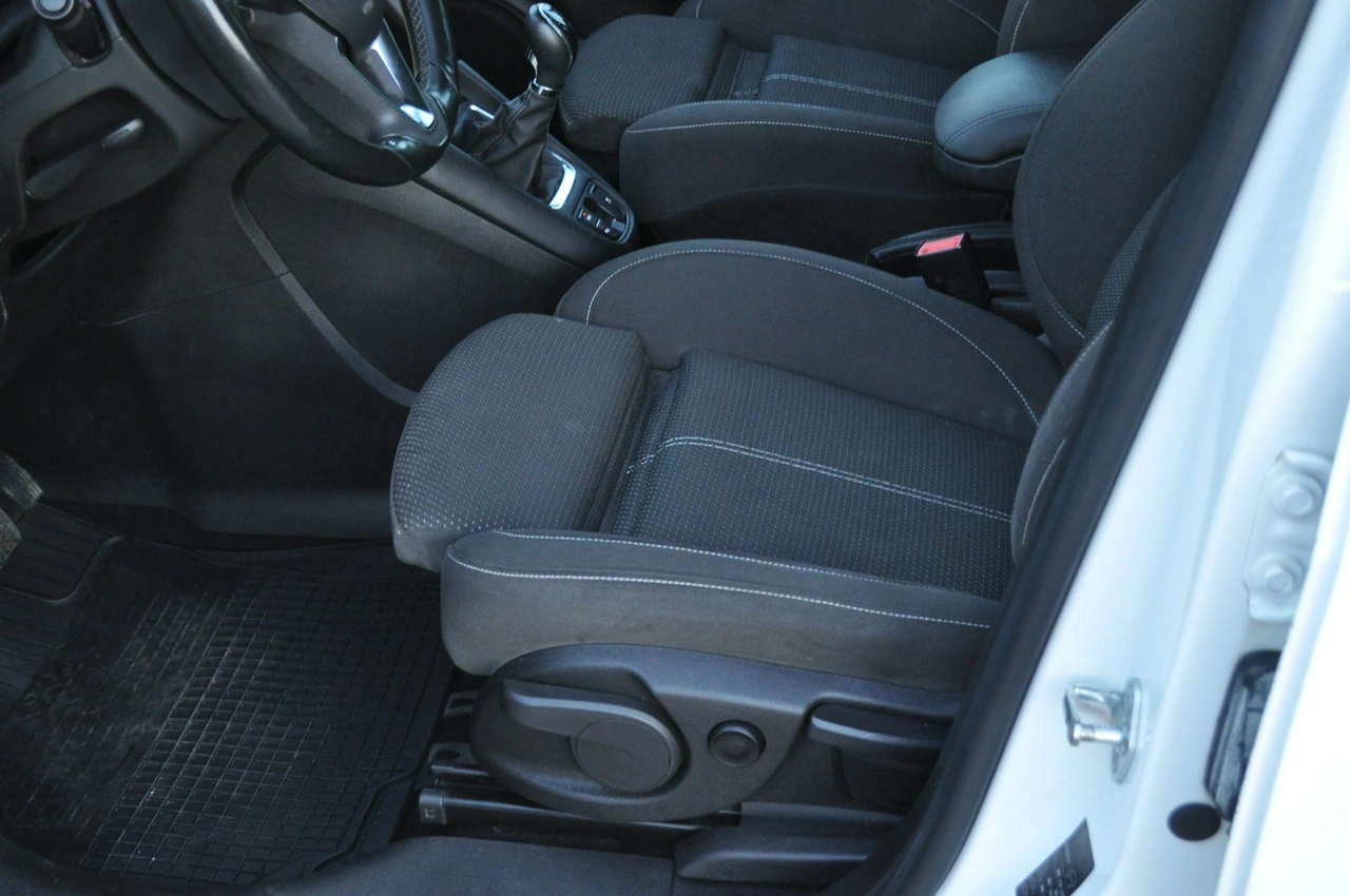 Opel Zafira - Zdjęcie 19