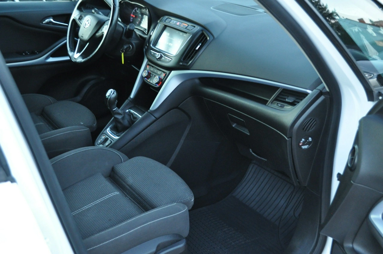 Opel Zafira - Zdjęcie 23