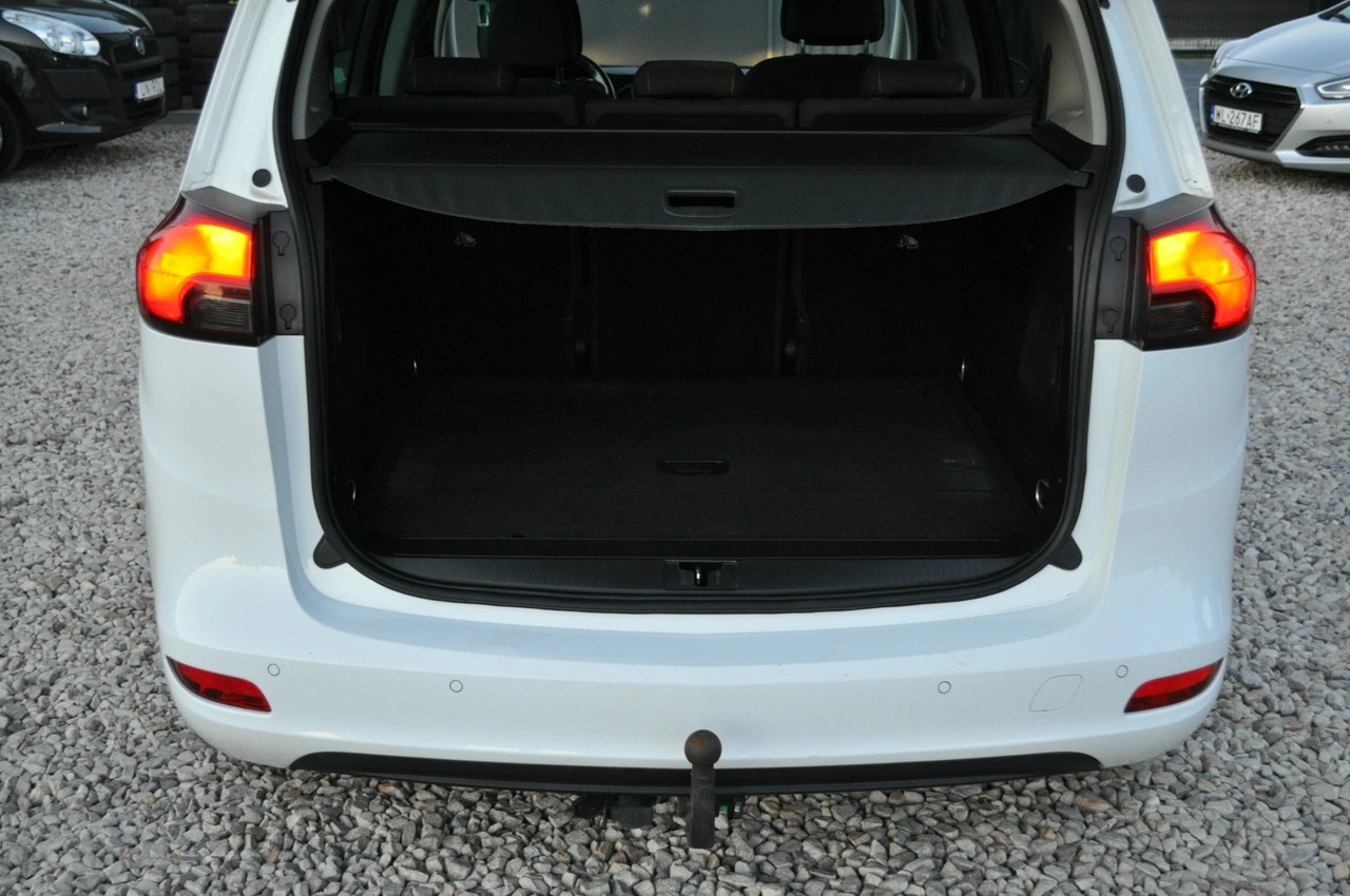 Opel Zafira - Zdjęcie 28