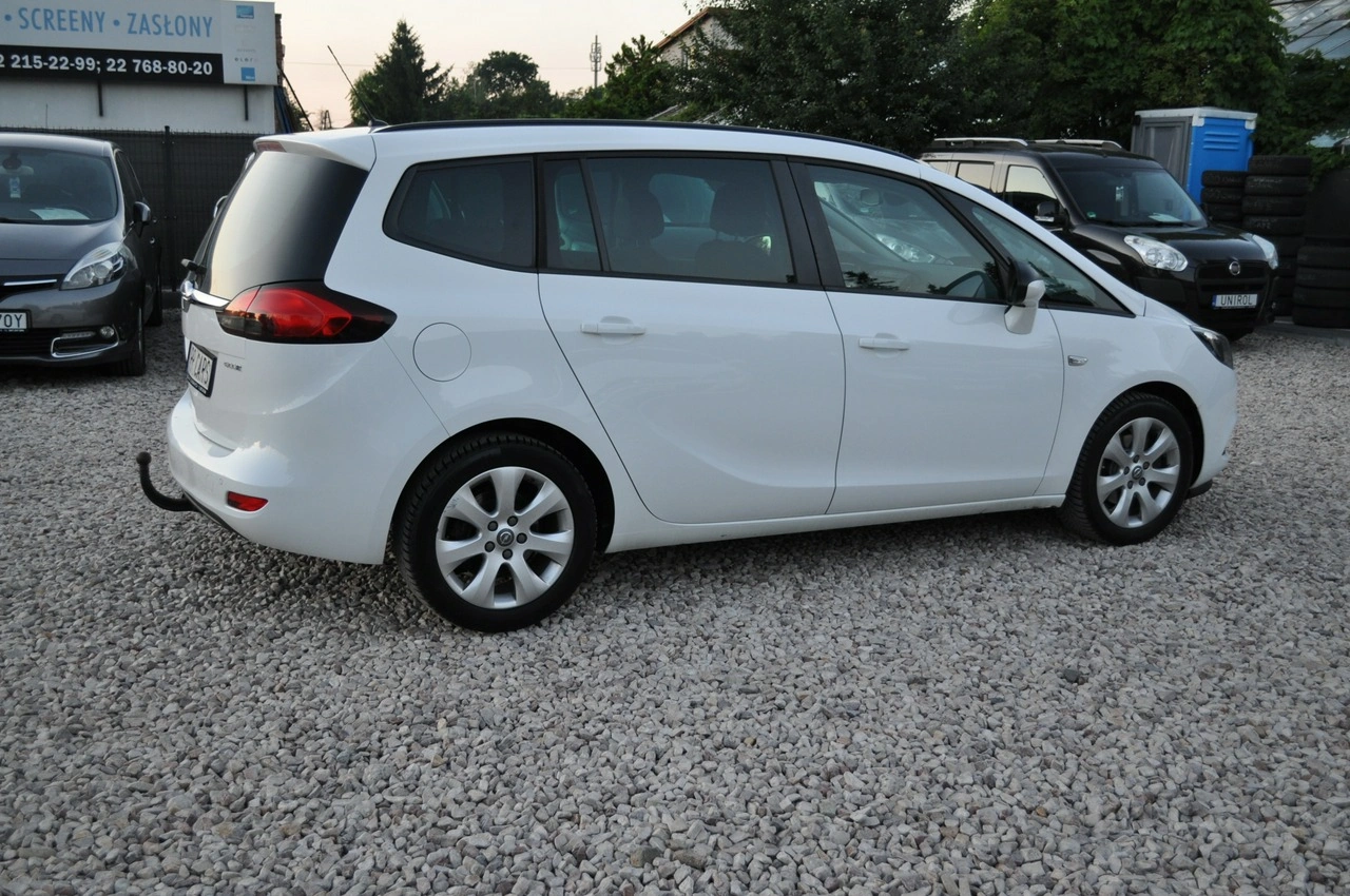 Opel Zafira - Zdjęcie 4