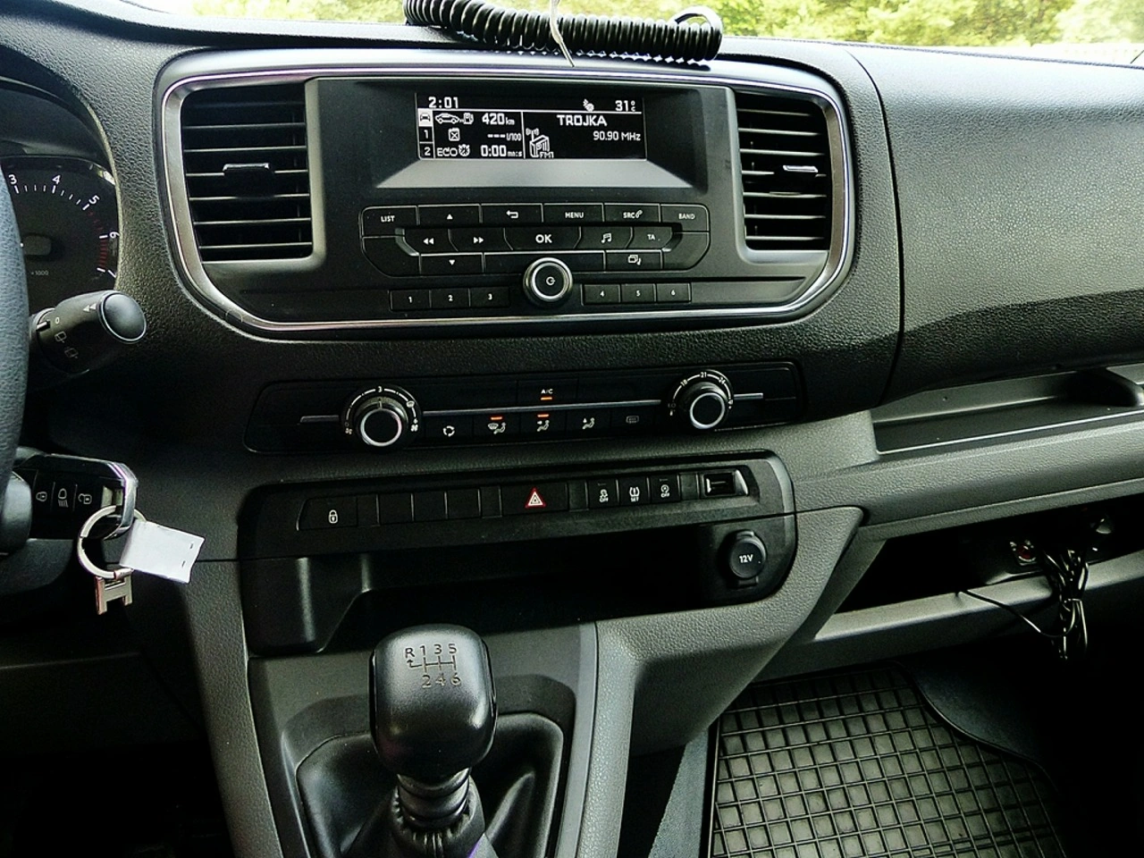 Peugeot Traveller - Zdjęcie 30