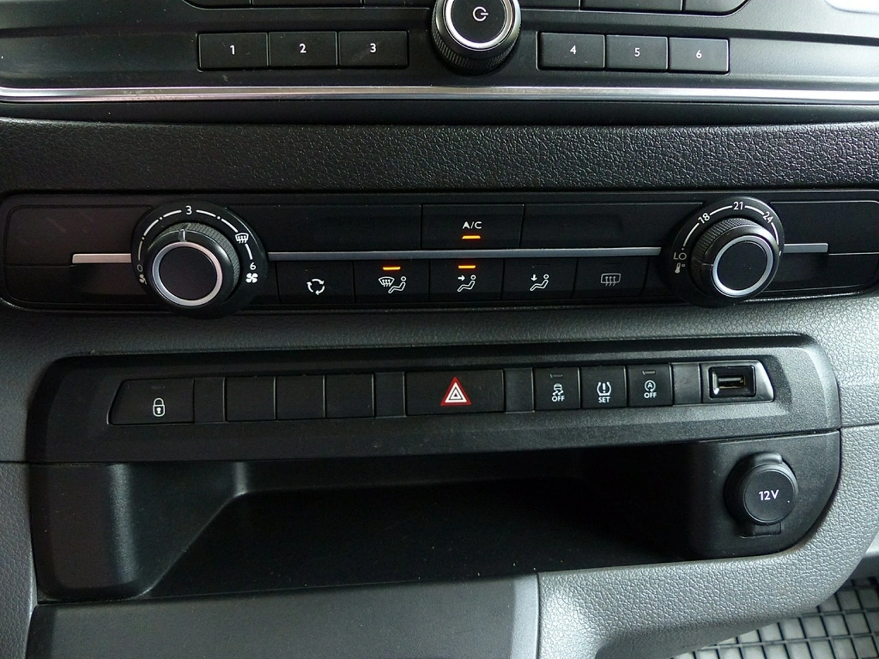 Peugeot Traveller - Zdjęcie 32