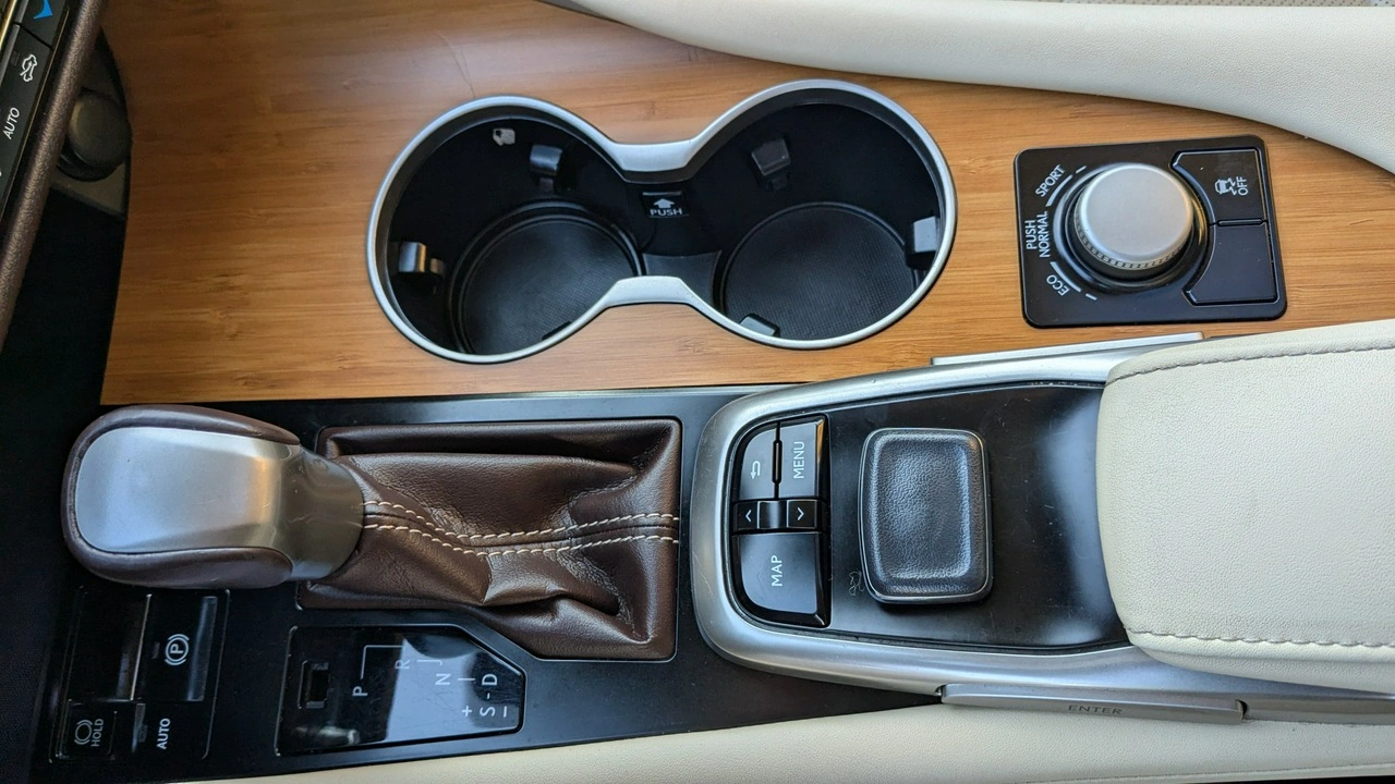 Lexus RX - Zdjęcie 31