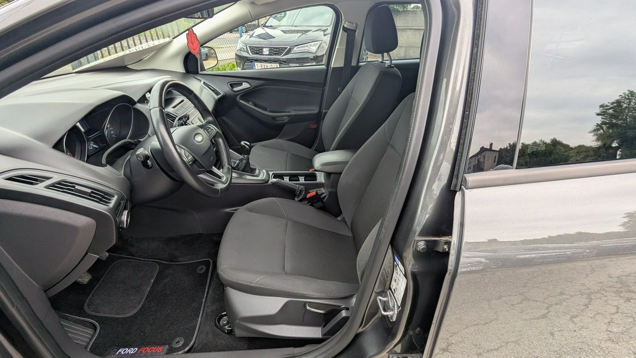 Ford Focus - Zdjęcie 10