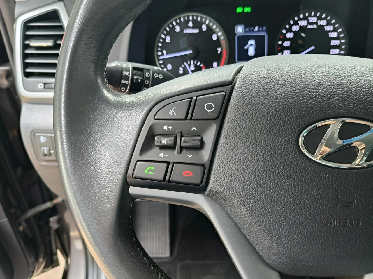 Hyundai Tucson - Zdjęcie 19