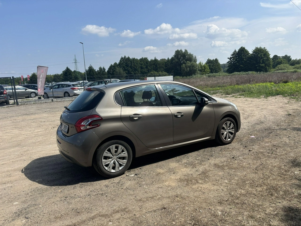 Peugeot 208 - Zdjęcie 10