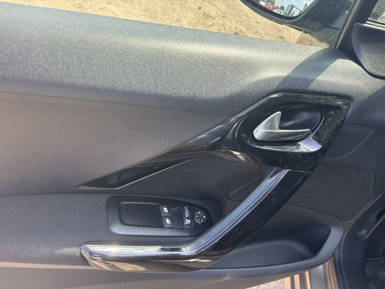 Peugeot 208 - Zdjęcie 15