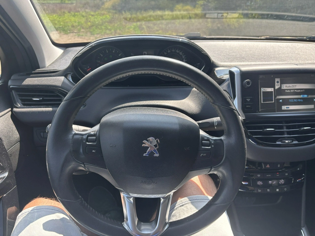 Peugeot 208 - Zdjęcie 21